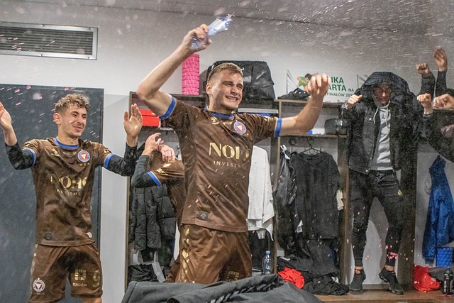 容不斷調整 容不斷調整